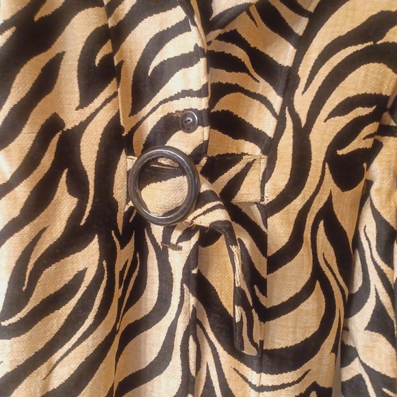 Annalese Zebra Print Coat - Picture 2 of 10